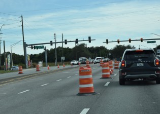 Lane closure set up for work on southbound US 41 approaching the south end of the project (11/30/2023 photo)