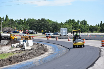 Paving the new ramp onto northbound I-75 from westbound SR 60 (4/28/2020 photo)