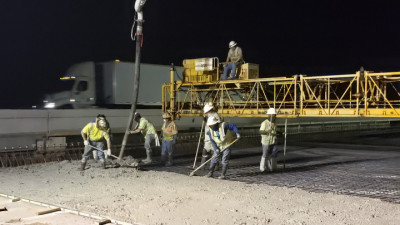 I-75 northbound deck pour, over Woodberry Rd - July 2020