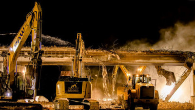 Demolishing the Overpass Road bridge over northbound I-75 (2/20/2021 photo)