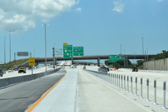 Drivers can exit left from the southbound I-275 Express Lane to connect to toll SR 690 to US 19 or the Bayside Bridge (5-1-2024 photo)