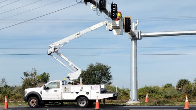US 41 New Traffic Signal at Universal Drive in Hillsborough County (December 2023)
