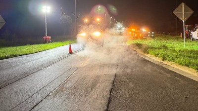 Compacting the placed asphalt in the left lane on northbound (September 2026 photo)