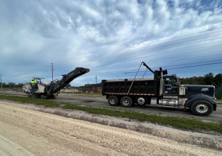 Milling an old portion of SR 52 pavement west of the US 41 intersection (10/12/2022 photo)