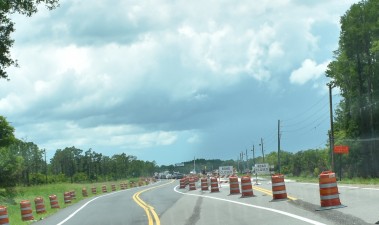 Looking west on SR 52 where traffic has been shifted to the south approaching US 41 (7/7/2022 photo)