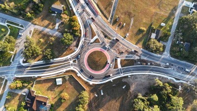 Looking east over the partially opened roundabout at  7th Street / US 98 / US 301 (11-19-2025 photo)