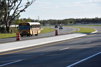 Drivers using eastbound Ayers Road between Trillium Blvd. and US 41 right after the roadway opened to traffic (3/9/2021 photo)