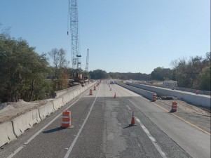 Looking east on SR 50 at bridge widening over the Withlacoochee River (December 2021 photo)