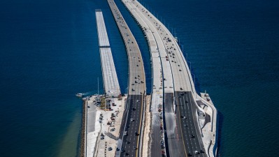 Looking west over I-275_Howard Frankland Bridge from Tampa side showing demolition work of old bridge, construction of future Express Lanes (November 2025 photo)