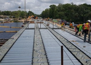 Halls River Bridge Installing Ovehang Jacks & Decking April 2018