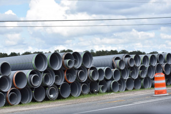 Drainage pipe stockpile along westbound SR 50 (October 26, 2020 photo)