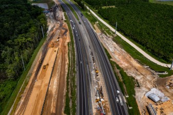 Looking north over I-75 at construction of new interchange ramps to/from Overpass Road (9/15/2021 photo)