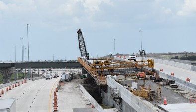 Bridge construction in the median of I-275 at the Roosevelt Blvd. / 118th Ave. / SR 690 interchange (6-5-2023 photo)