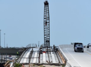 Construction of I-275 express lane connections to new SR 690 at the Roosevelt Boulevard interchange  (5-9-2023 photo)