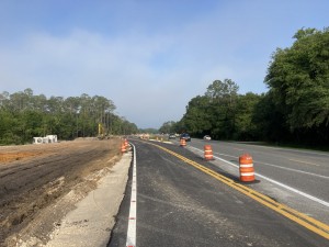 East end of traffic shift along SR 50 for roadway widening (5/18/2022 photo)