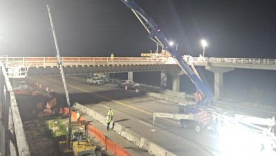 Crews place pedestrian bridge structure over SR 60 (May 2026 photo)
