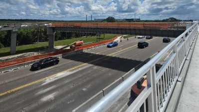 Looking east at new pedestrian bridge structure placed over SR 60 (May 2026 photo)