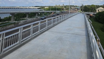 Looking east at the raised pedestrian trail on the southside of SR 60 (July 2026 photo)