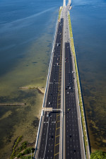 Looking west at I-275 between SR 60 and the Howard Frankland Bridge (top). Northbound I-275 is on the left. (October 15, 2020 photo)