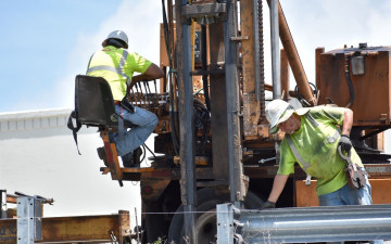 Guardrail installation along the northbound I-275 exit ramp to Lois Avenue (July 2, 2020 photo)