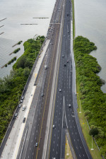 Looking west over I-275, just east of the Howard Frankland Bridge. The black lanes to the right have been repaved and the entrance ramp from SR 60 onto southbound I-275 has been lengthened. (August 17, 2020 photo)