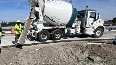 Crews performing concrete median work at the intersection of SR 60 and SR 39 in Plant City (January 2026 photo)