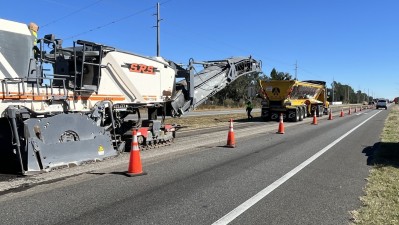 Crews performing paving operations along SR 60 near SR 39 in Plant City (January 2026 photo)