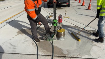 Crews performing sign installation work along US 301 just north of Gibsonton Drive in Riverview (January 2026 photo)