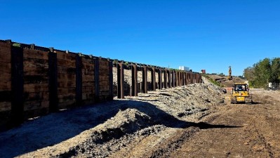 I-75 Widening Project Installation of Steel Posts and Timbers for Slope and Embankment Stabilization January 2026