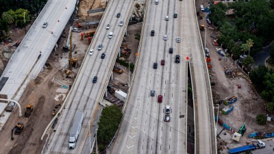 Image of northbound and southbound I-275 travel lanes to the south of I-4 showing construction activities under the interstate (Photo May 2026)