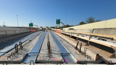 Construction of concrete travel lanes on southbound I-275 approaching the eastbound I-4 ramp (Photo March 2026)