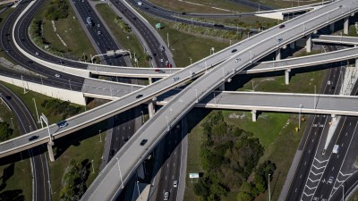 SR 60 (Memorial Hwy), I-275 ramps entering and exiting Tampa International Airport (January 2026 photo)