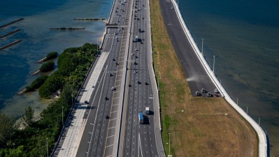 View of NB and SB I-275 showing the newly constructed shared use path approaching the Howard Frankland Bridge (November 2025 photo)