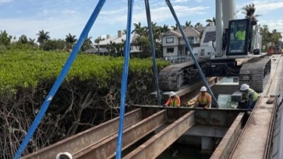 Crews set the deck form for span 1 (April 2026 photo)