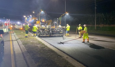 Paving operations on the inside lane of northbound US 19 (March 2026 photo)